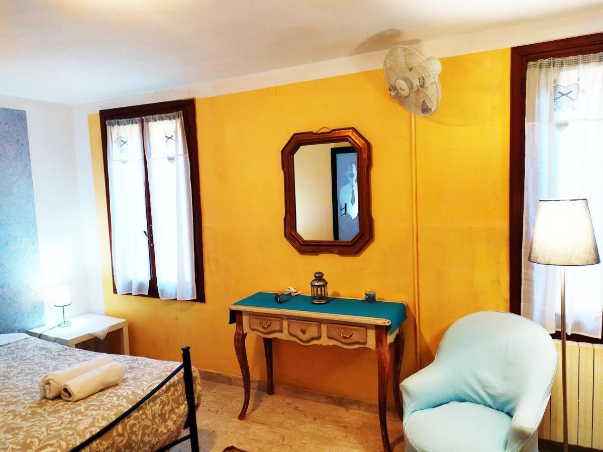 Hotel Two Steps From Rialto Bridge Venecia Exterior foto