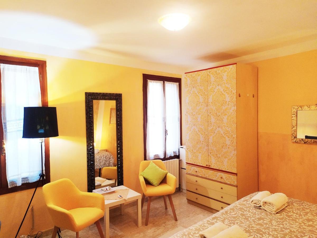 Hotel Two Steps From Rialto Bridge Venecia Exterior foto
