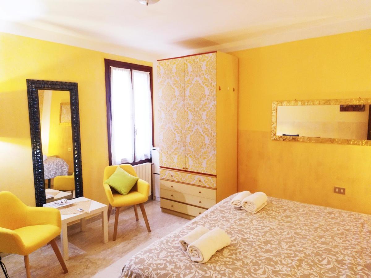 Hotel Two Steps From Rialto Bridge Venecia Exterior foto